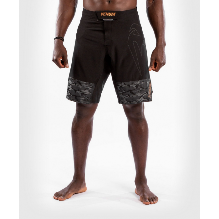 Шорти - Venum Light 4.0 Fightshort - Black/Bronze​